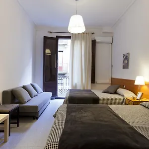 https://hostal-dragonflybcn.catalonia-hotels.com